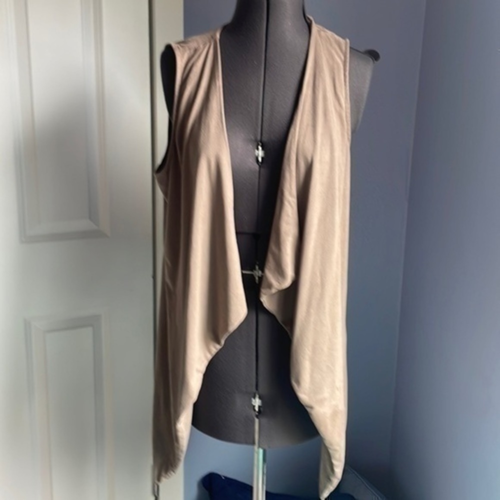 Bobeau vest Small faux suede tan vest